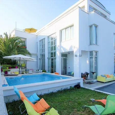 Andrea Gostinjska kuća 3*